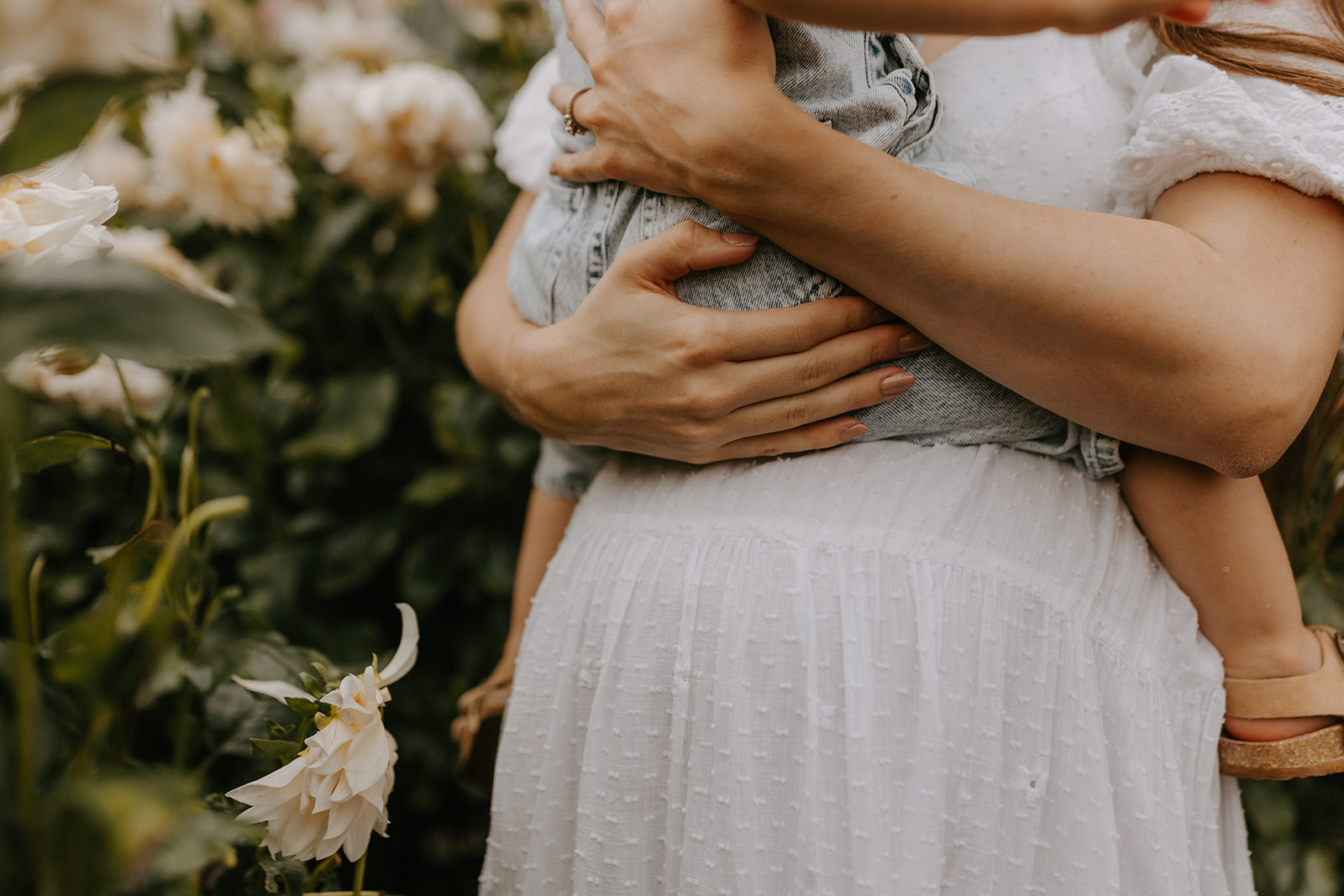 Elise Maternity Photo with Archer